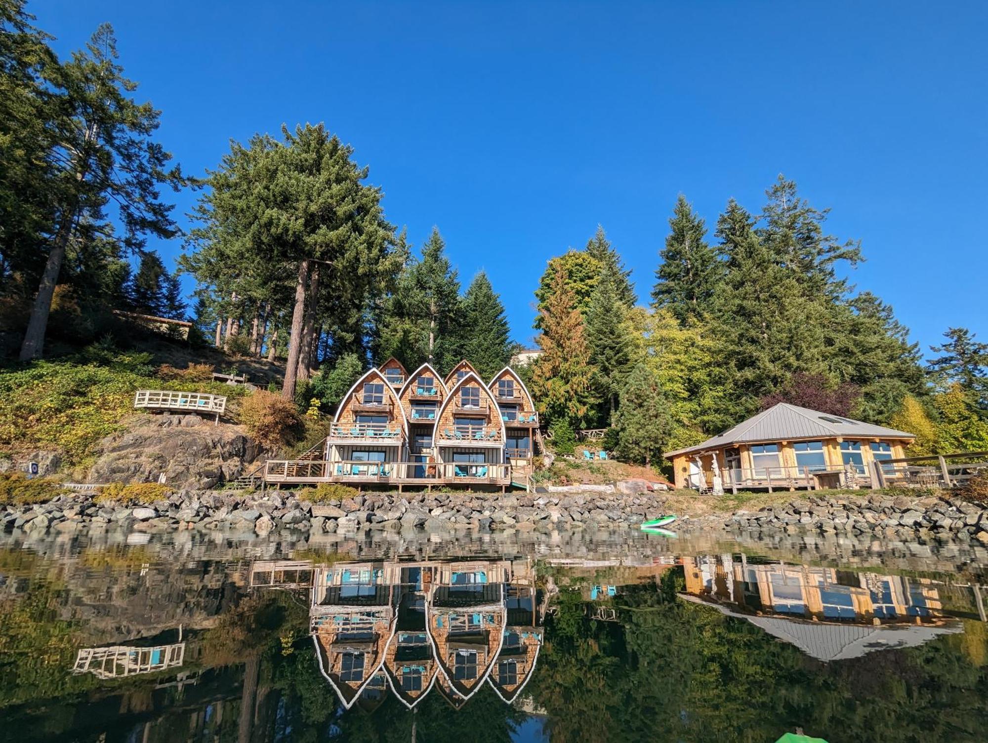 Jade Resort-Oceanfront Suites In Gowlland Harbour Heriot Bay Exterior foto