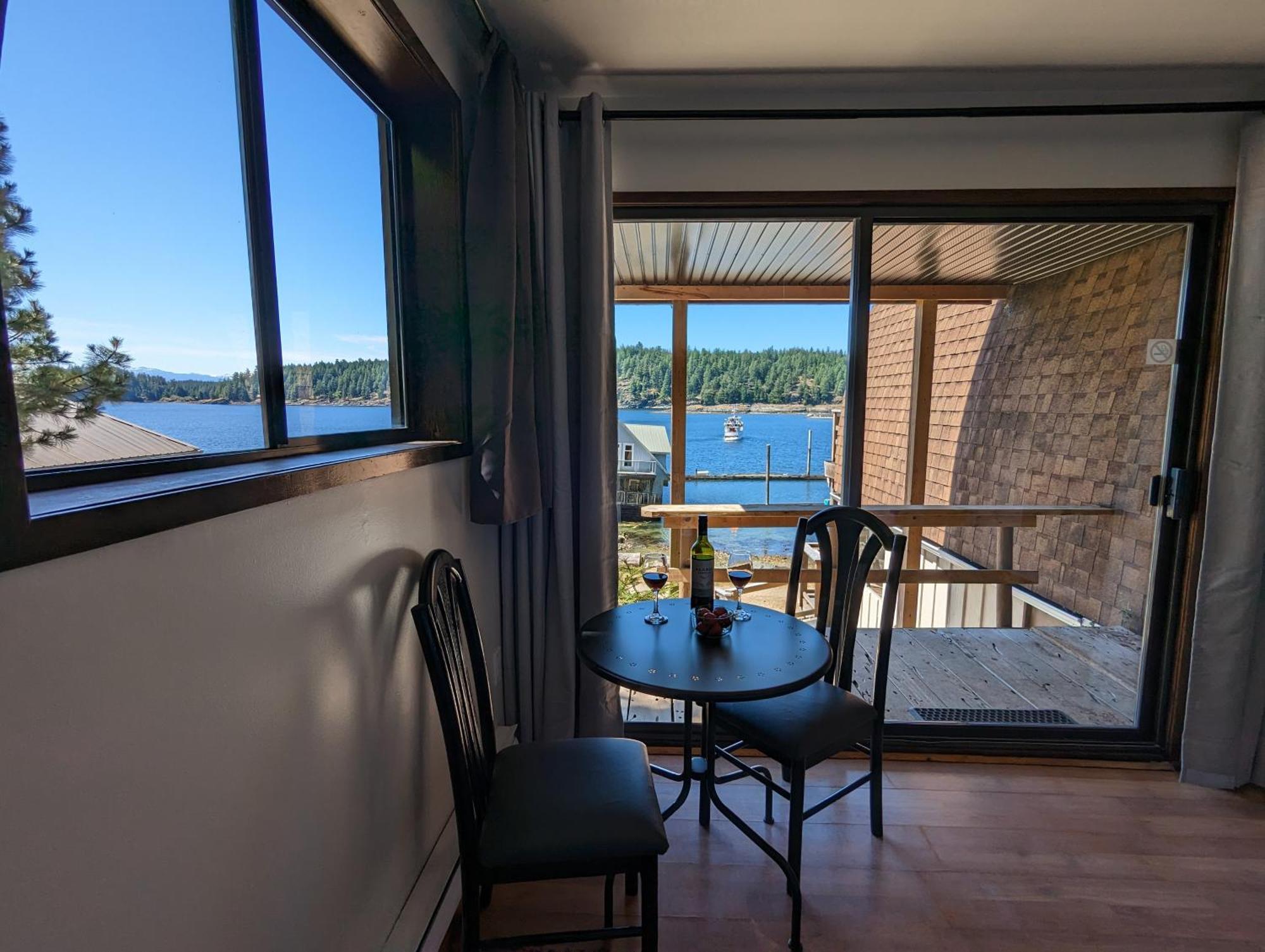 Jade Resort-Oceanfront Suites In Gowlland Harbour Heriot Bay Exterior foto